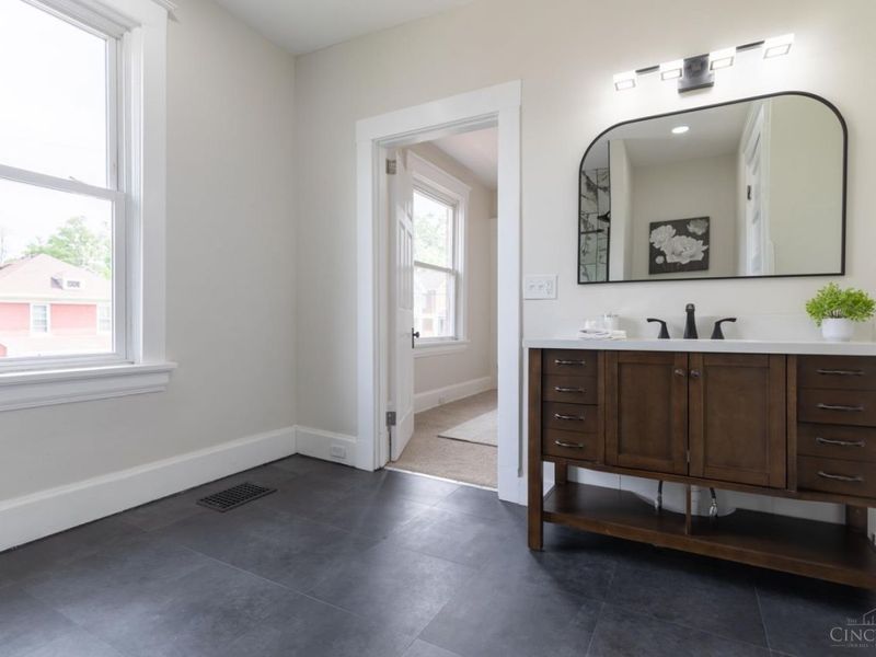1537 Dixmont Avenue, Cincinnati, OH 45207 Photo 13