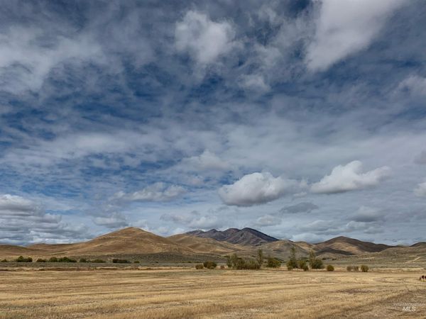 1 Coyote Drive, Fairfield, ID 83327