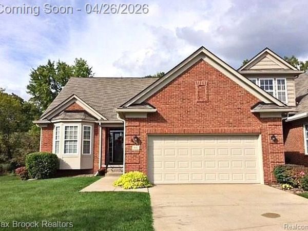 661 Telya Ridge NW, Milford Vlg, MI 48381