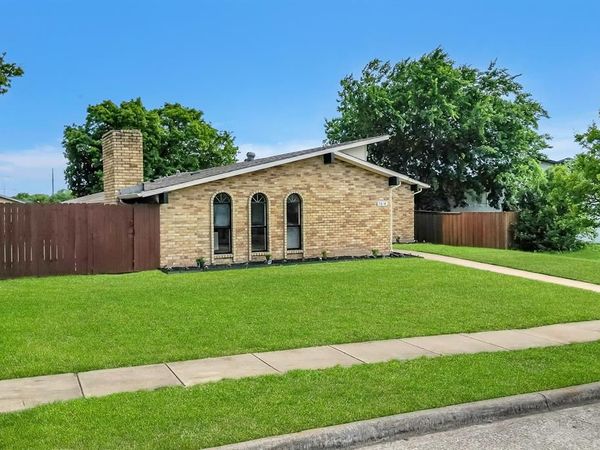 7618 Christie Lane , Dallas, TX 75249
