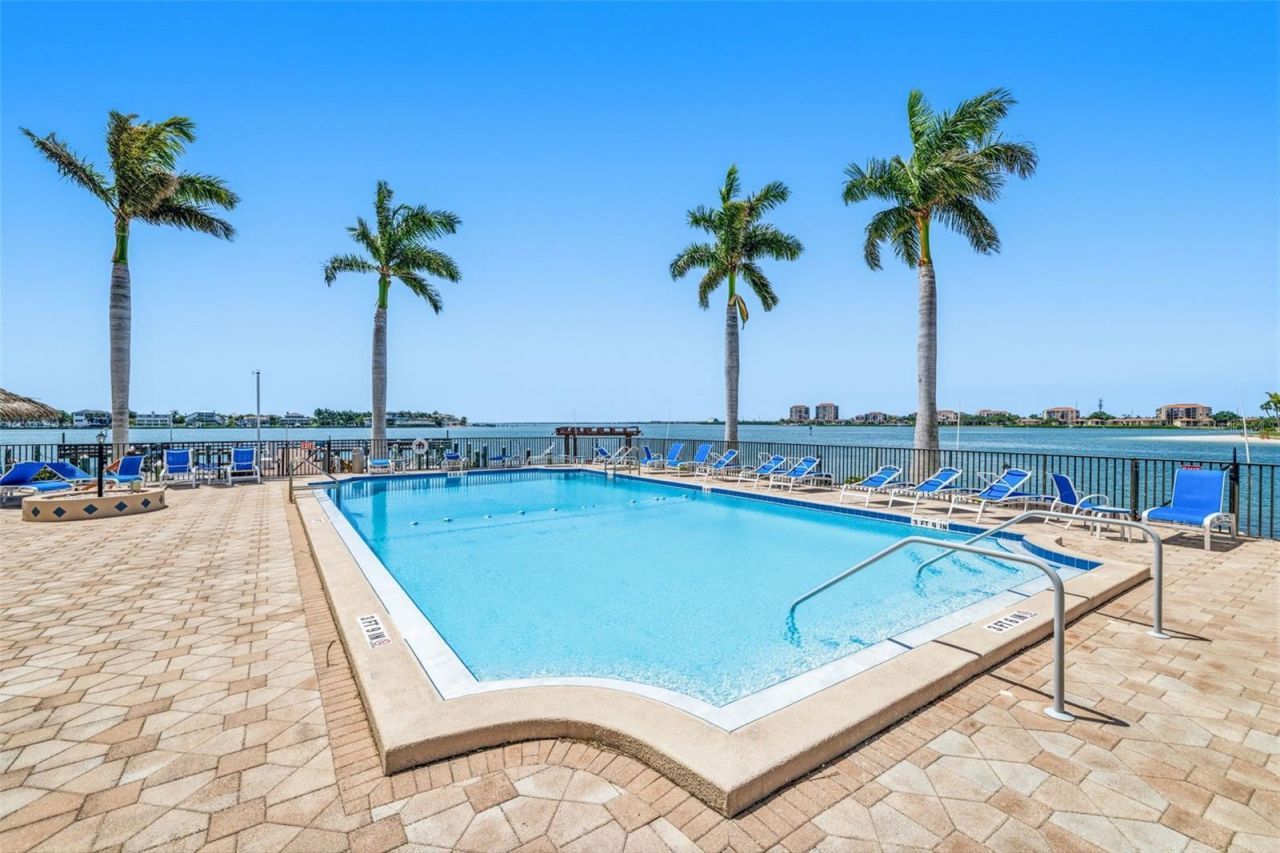5220 Brittany Dr S , Unit 901, Saint Petersburg, FL 33715 Photo