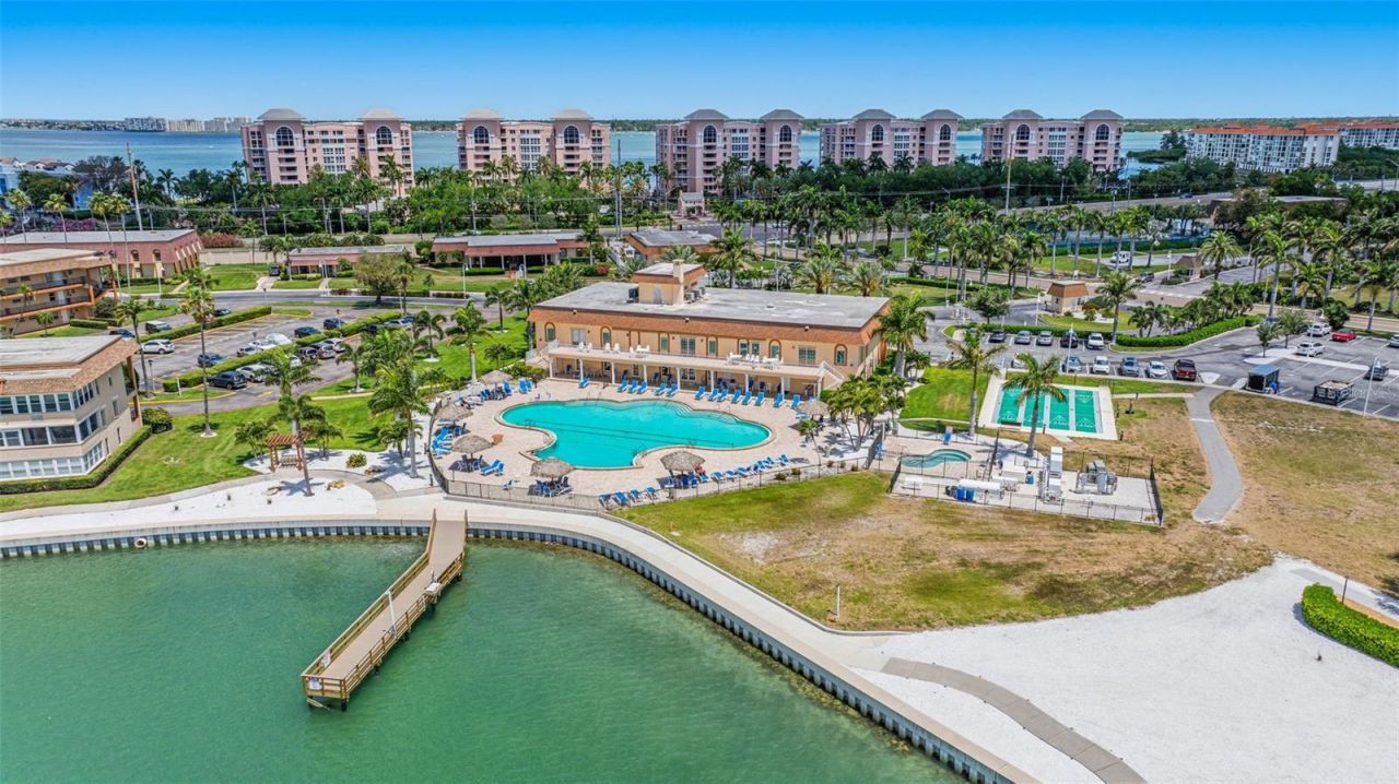 5220 Brittany Dr S , Unit 901, Saint Petersburg, FL 33715 Photo