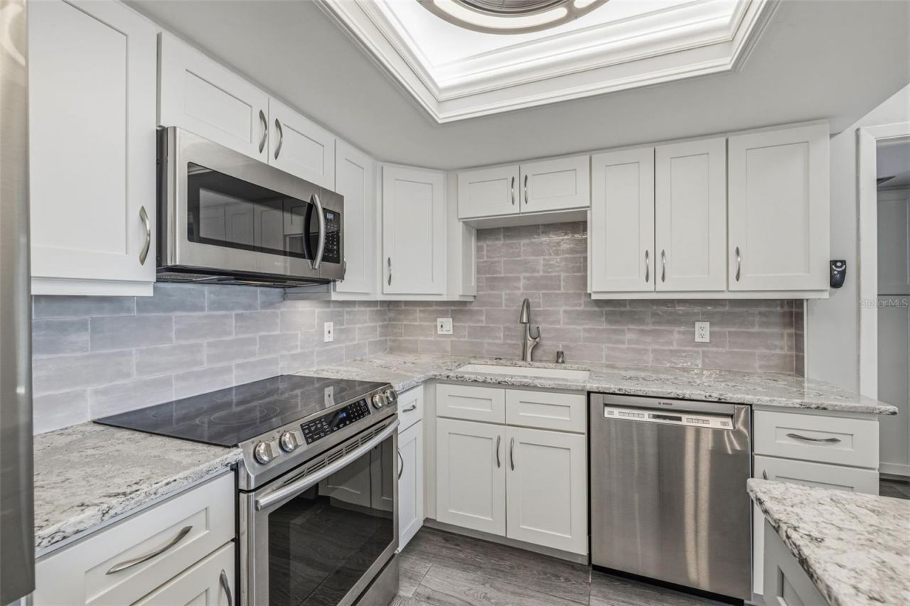 5220 Brittany Dr S , Unit 901, Saint Petersburg, FL 33715 Photo