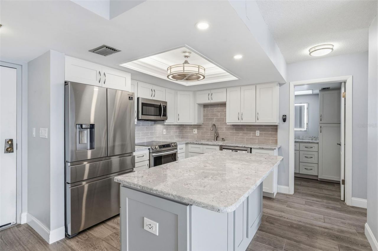 5220 Brittany Dr S , Unit 901, Saint Petersburg, FL 33715 Photo