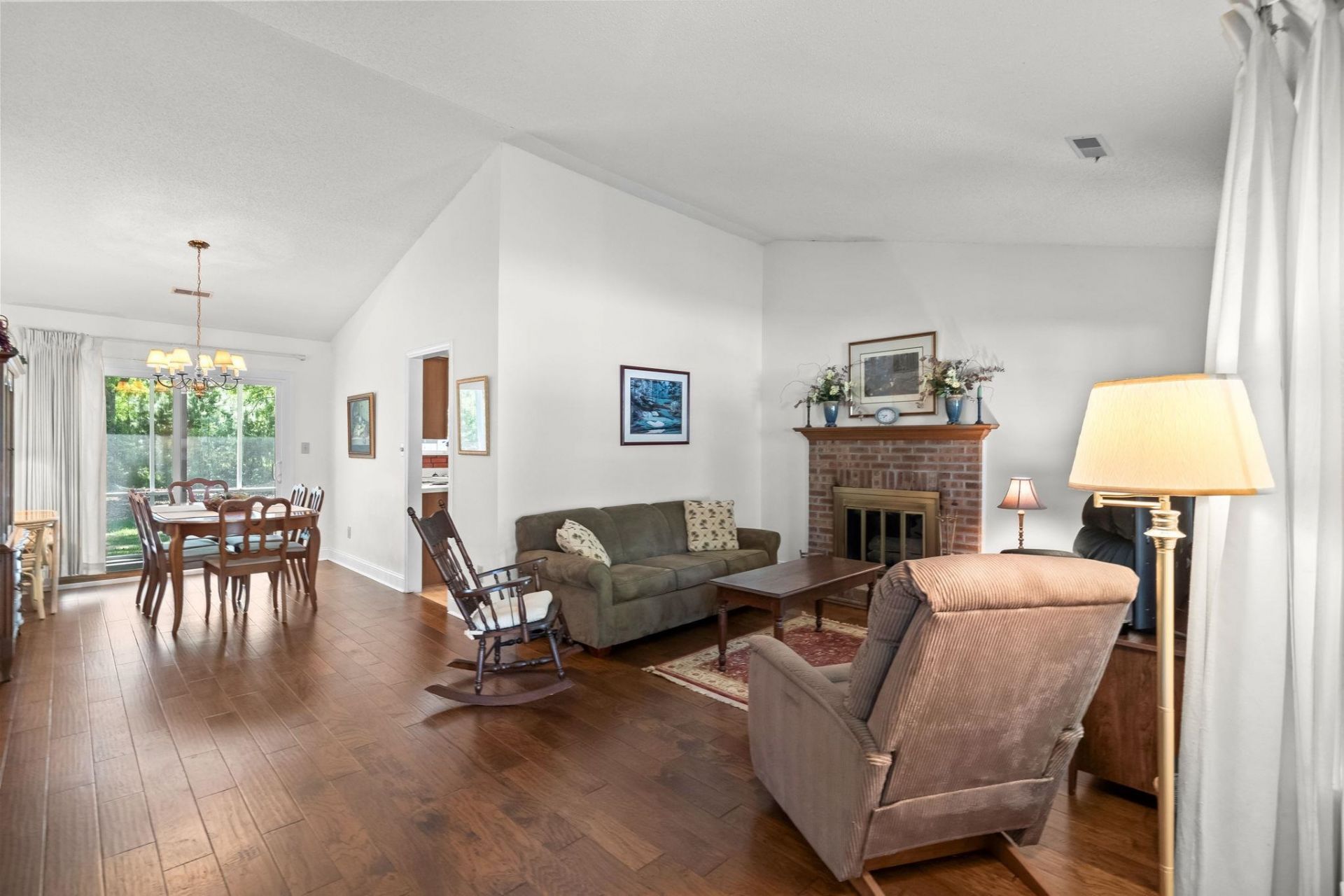 108 Woodlake Dr. Photo 13