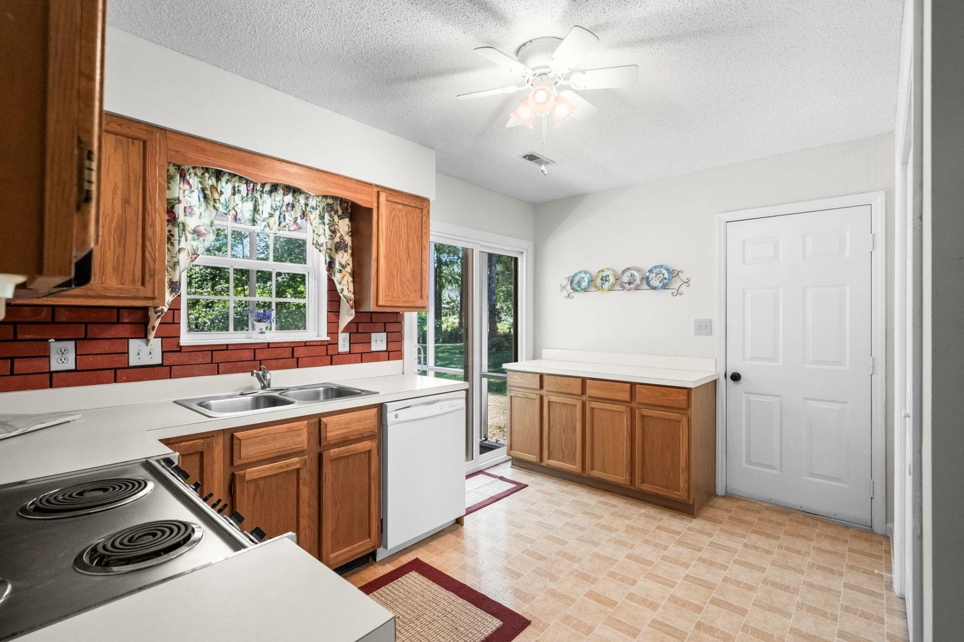 108 Woodlake Dr. Photo 21