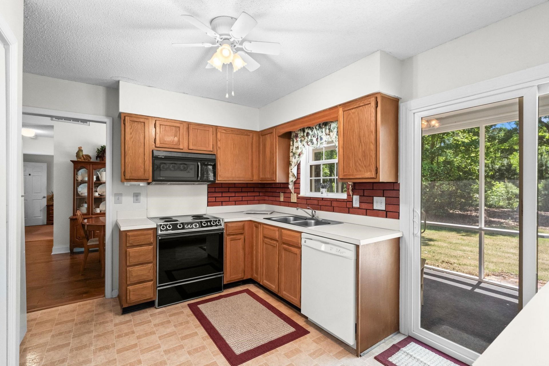 108 Woodlake Dr. Photo 22