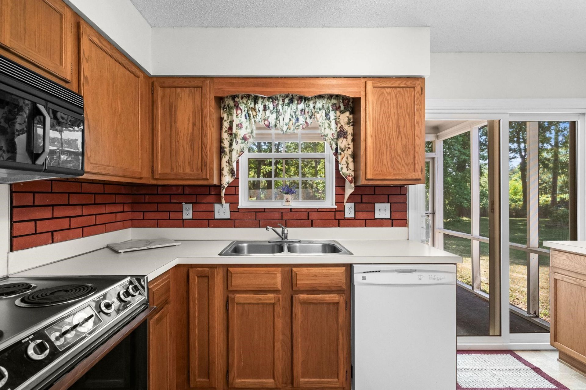 108 Woodlake Dr. Photo 25