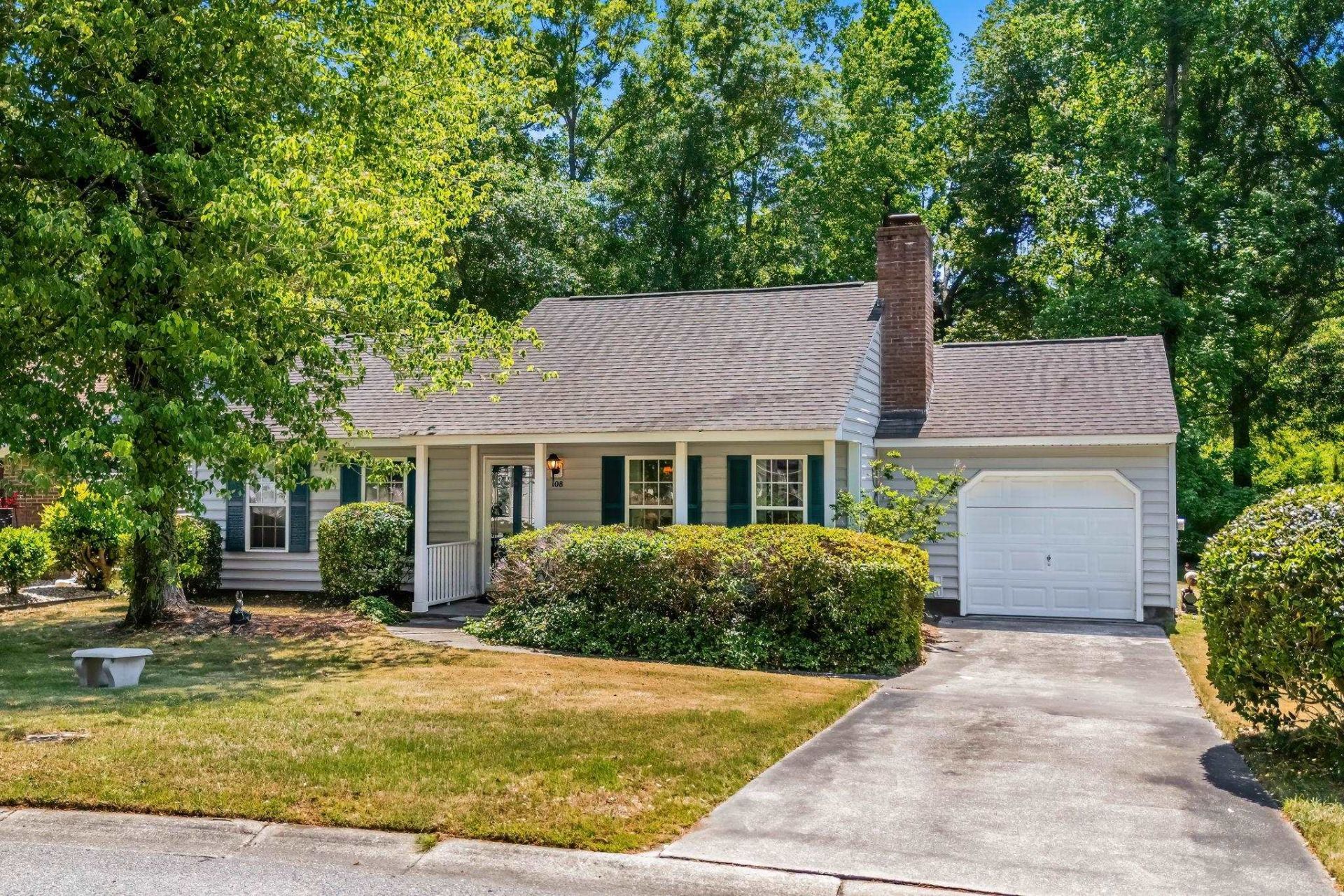 108 Woodlake Dr. Photo 8