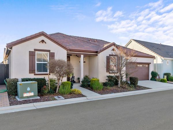 9710 Dartwell Way, Sacramento, CA 95829