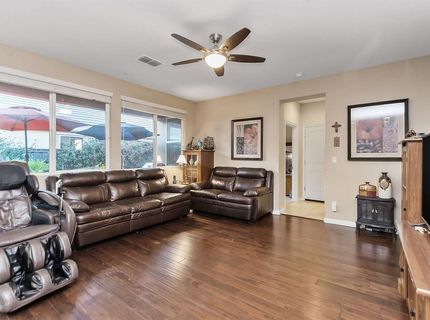 9710 Dartwell Way, Sacramento, CA 95829 Photo