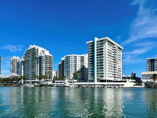 5838 Collins Ave , Unit 8E, Miami Beach, FL 33140