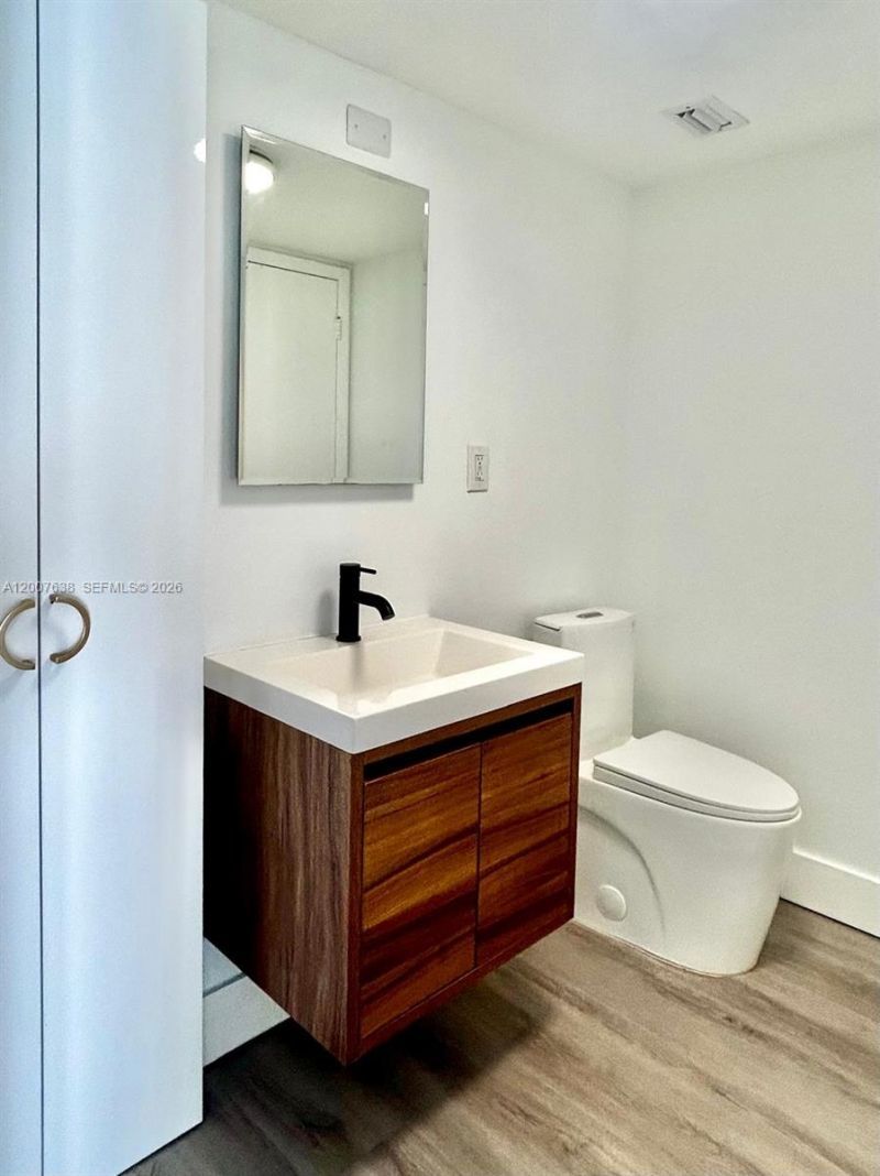 5838 Collins Ave, Unit 8E, Miami Beach, FL 33140 Photo