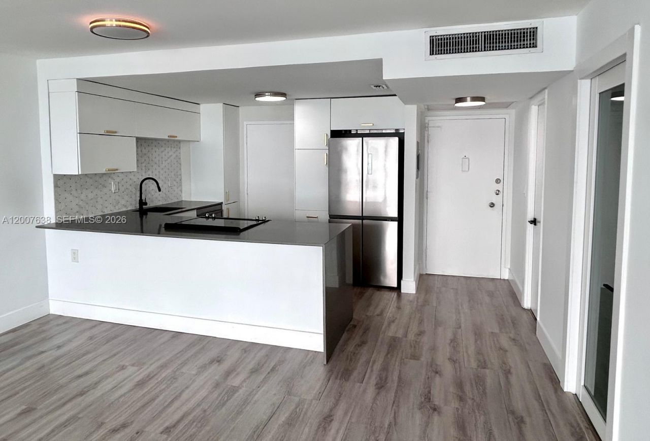 5838 Collins Ave, Unit 8E, Miami Beach, FL 33140 Photo