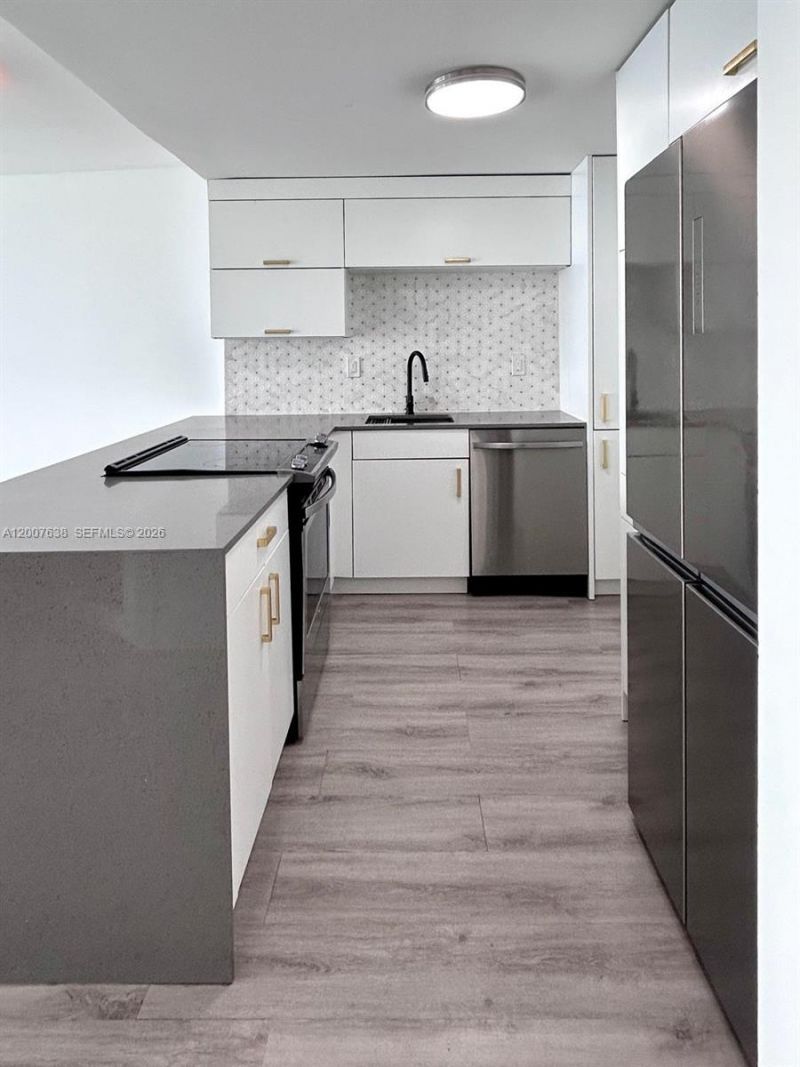 5838 Collins Ave, Unit 8E, Miami Beach, FL 33140 Photo