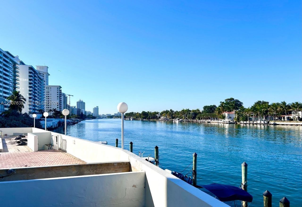 5838 Collins Ave, Unit 8E, Miami Beach, FL 33140 Photo