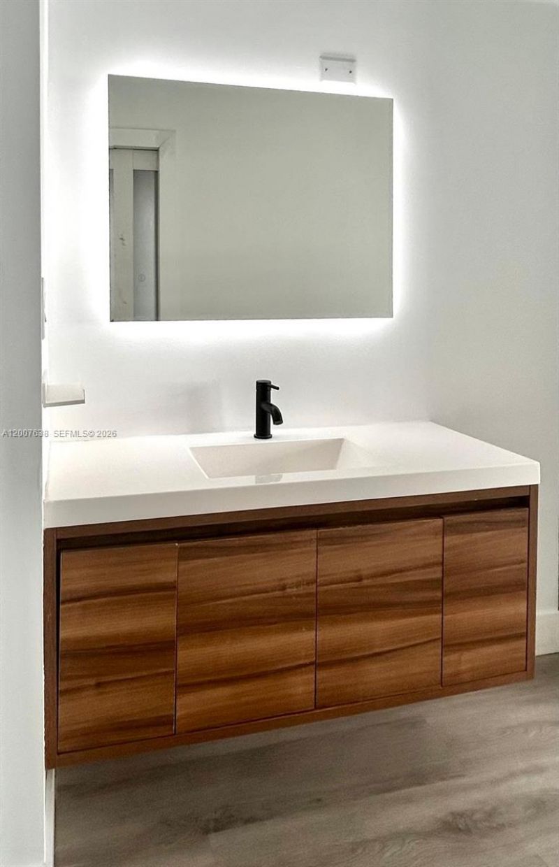 5838 Collins Ave, Unit 8E, Miami Beach, FL 33140 Photo