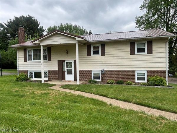 311 Kelly Circle , Zanesville, OH 43701