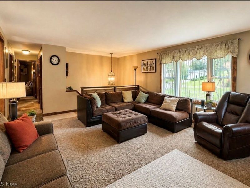 311 Kelly Circle, Zanesville, OH 43701 Photo 2