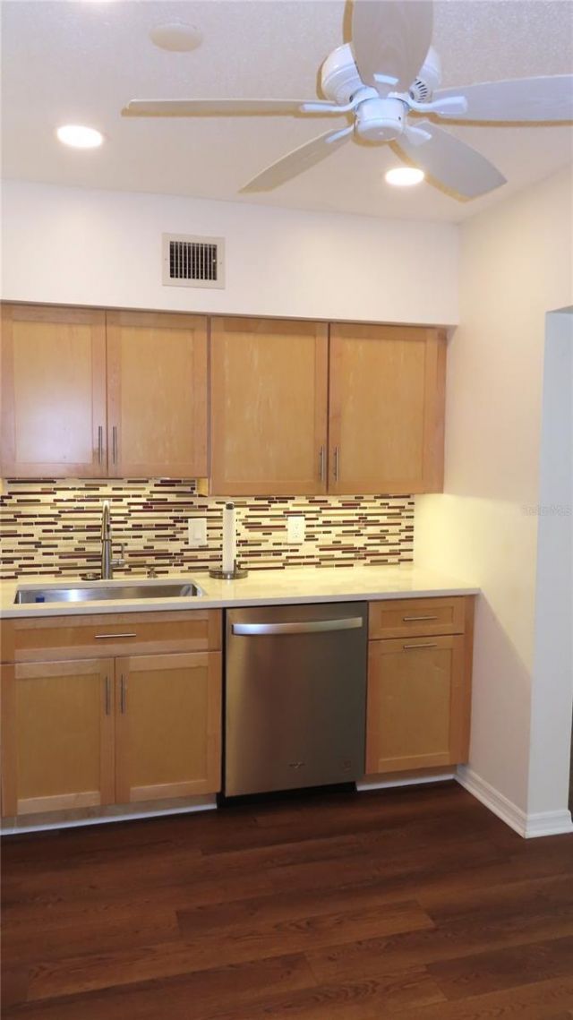 2285 Israeli Drive, Unit 17, Clearwater, FL 33763 Photo