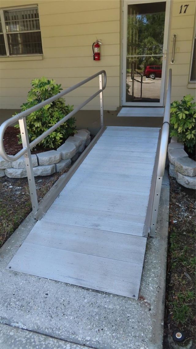 2285 Israeli Drive, Unit 17, Clearwater, FL 33763 Photo