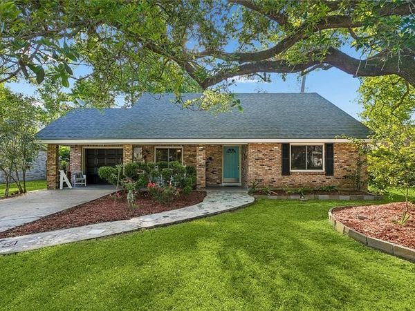 135 SHANNON Drive , Mandeville, LA 70471