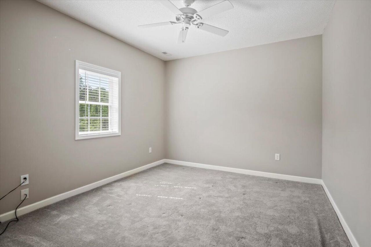 363 Legend Court Photo 24