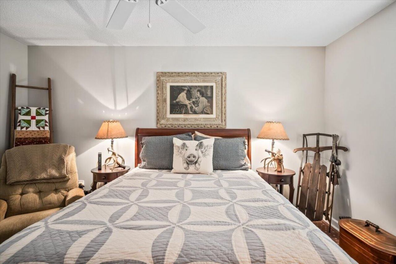 363 Legend Court Photo 41