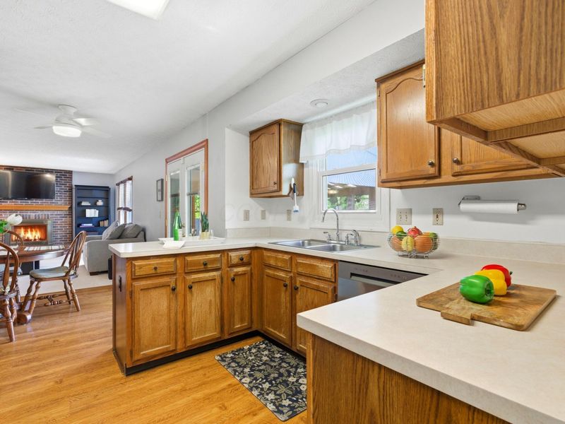 371 Field Harvest Avenue, Pickerington, OH 43147 Photo 2