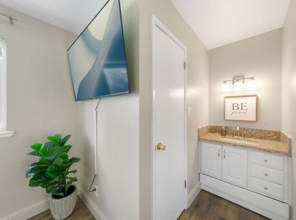 9220 Castlebar Way, Sacramento, CA 95826 Photo