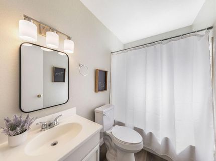 9220 Castlebar Way, Sacramento, CA 95826 Photo