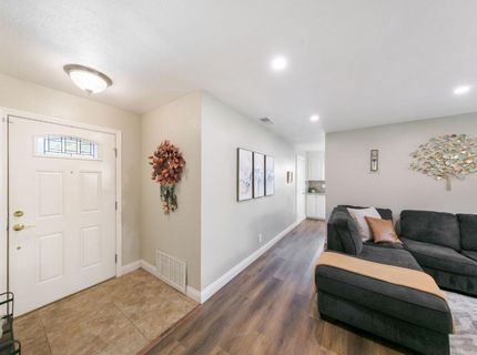 9220 Castlebar Way, Sacramento, CA 95826 Photo