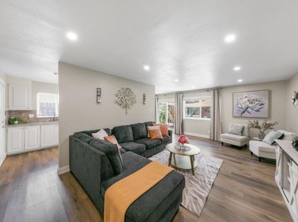 9220 Castlebar Way, Sacramento, CA 95826 Photo