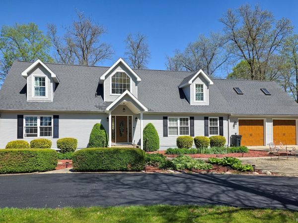 2770 S Crestview Drive, Winamac, IN 46996
