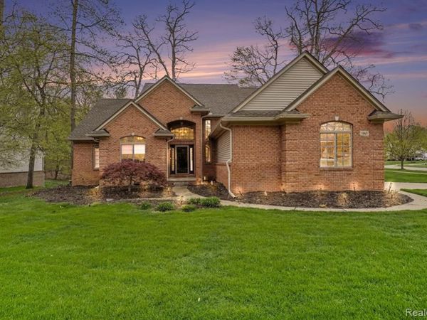 1865 Elkridge Circle, Highland Twp, MI 48356
