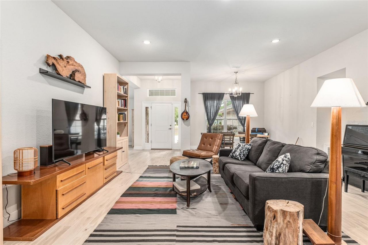 8179 NE 8th Place, High Springs, FL 32643 Photo