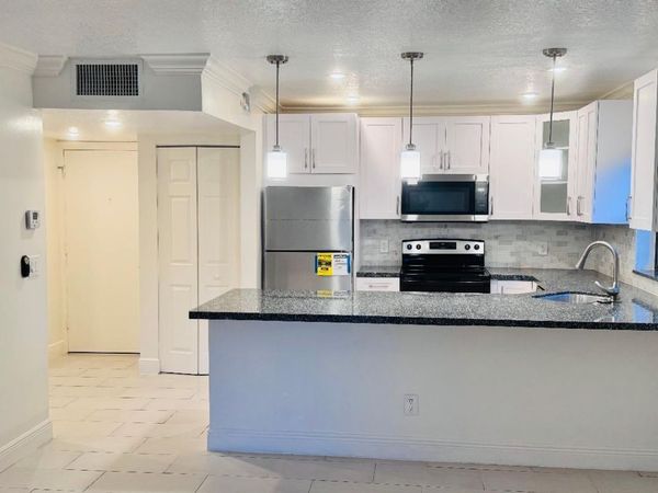 8901 N New River Canal Road, Unit 17w, Plantation, FL 33324