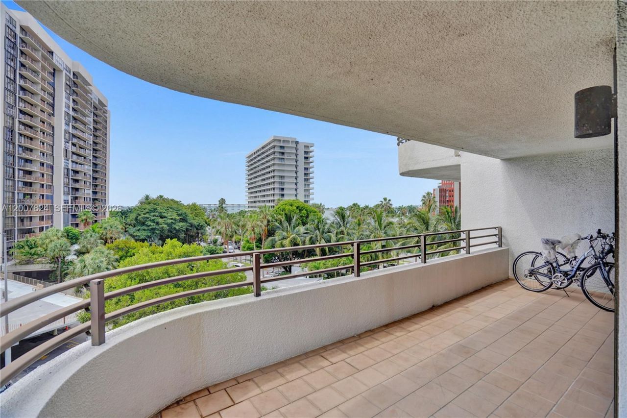 151 SE 15th Rd, Unit 502, Miami, FL 33129 Photo