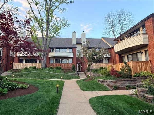 5575 Waterman Boulevard, Unit B, St Louis, MO 63112