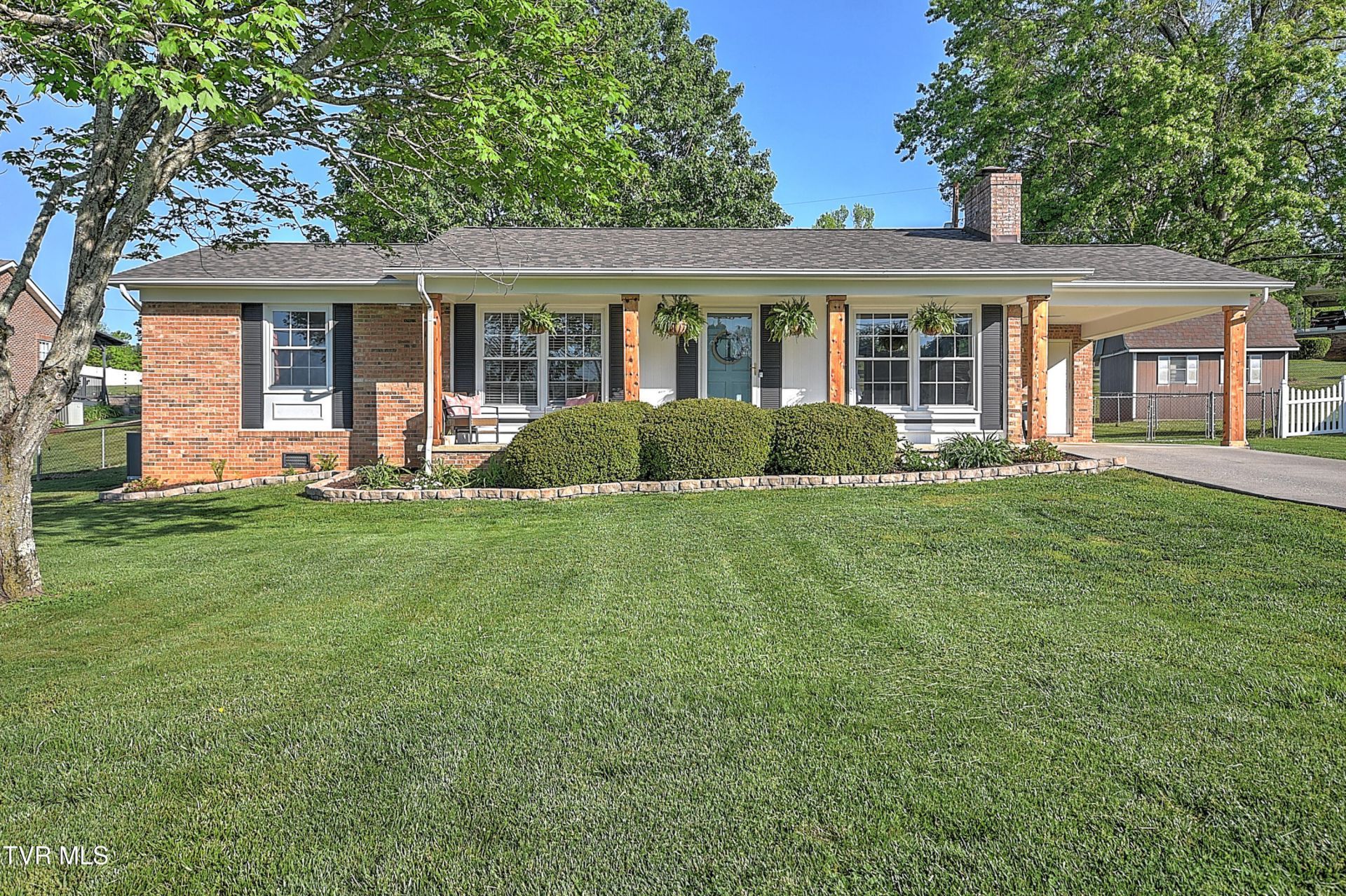 409 Montezuma Road, Kingsport, TN 37664 Main Photo
