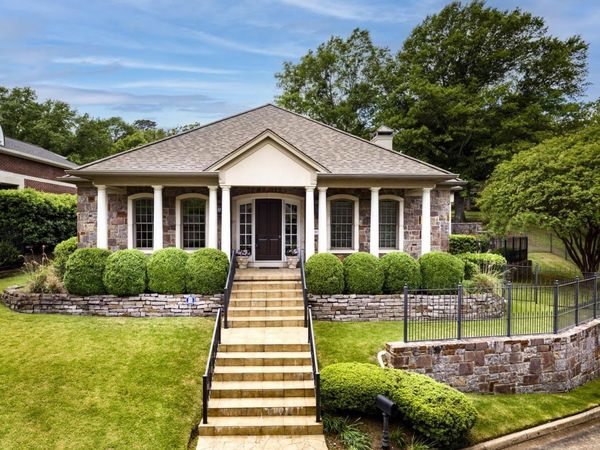 18 St Johns Place, Little Rock, AR 72207