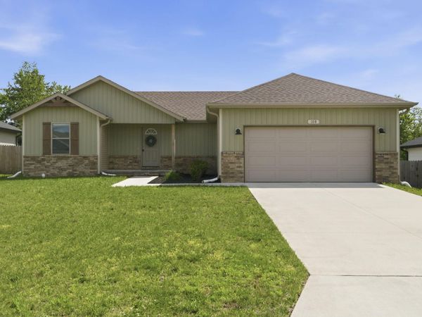 108 E Rosalie Street , Strafford, MO 65757