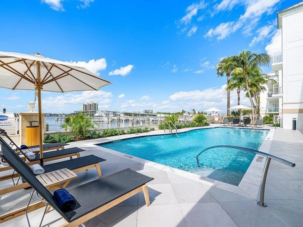 180 Lake Drive, Unit 2103, Palm Beach Shores, FL 33404