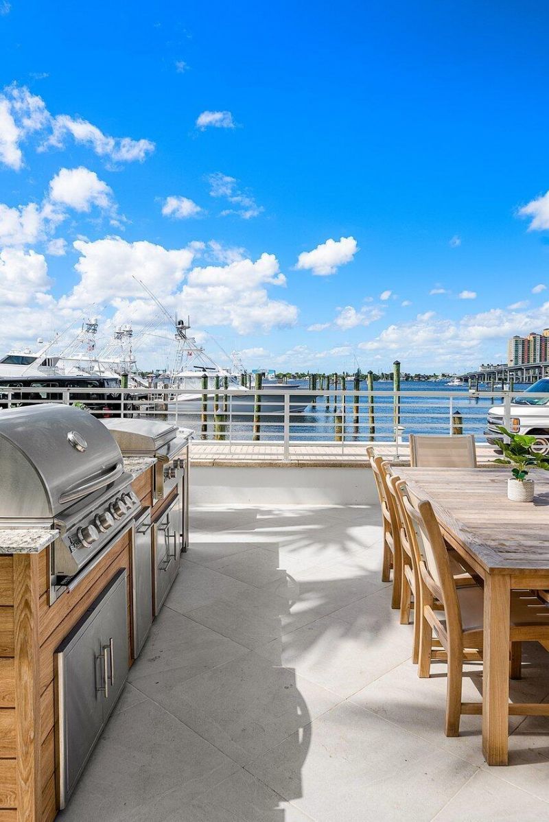 180 Lake Drive, Unit 2103, Palm Beach Shores, FL 33404 Photo