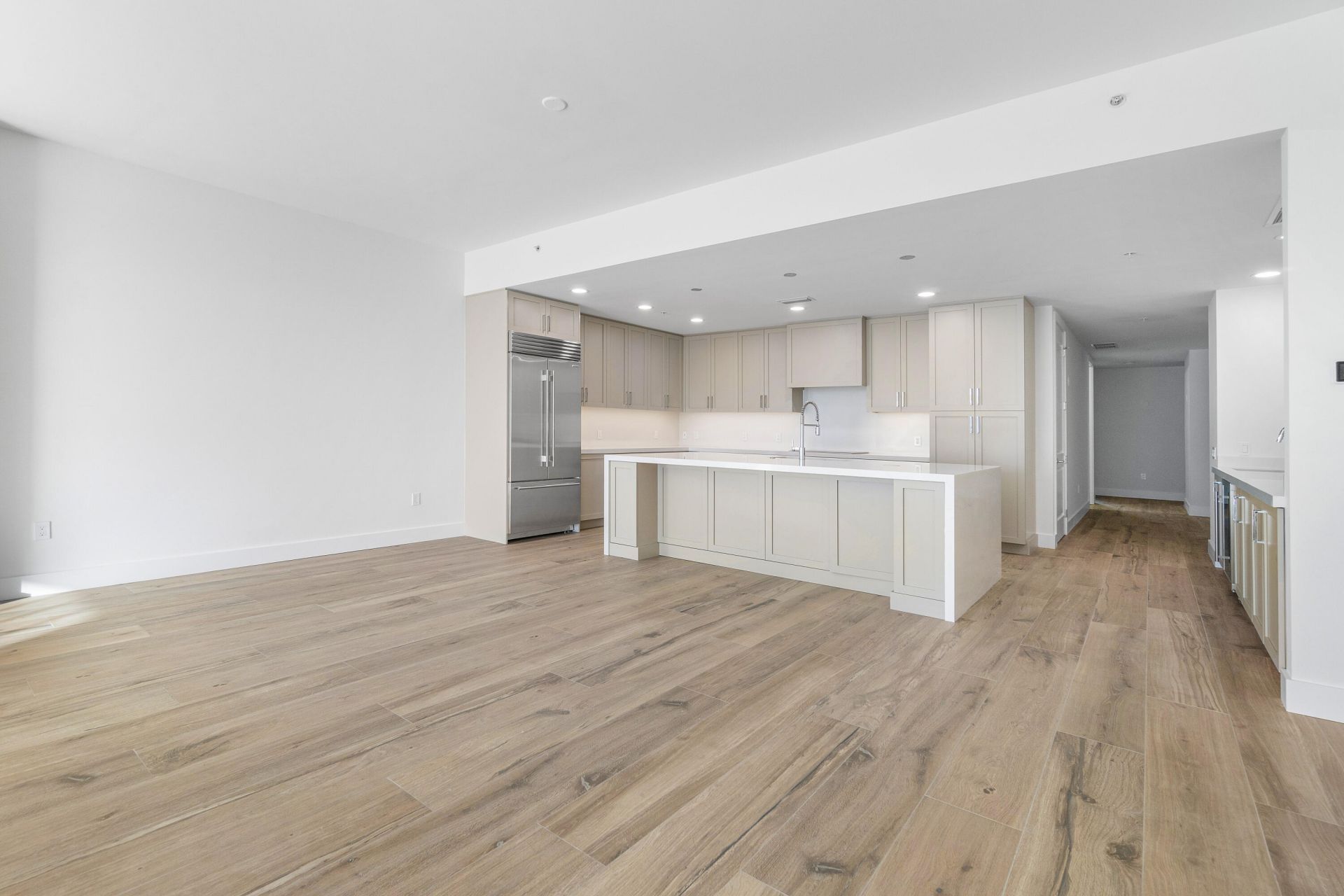 180 Lake Drive, Unit 2103, Palm Beach Shores, FL 33404 Photo