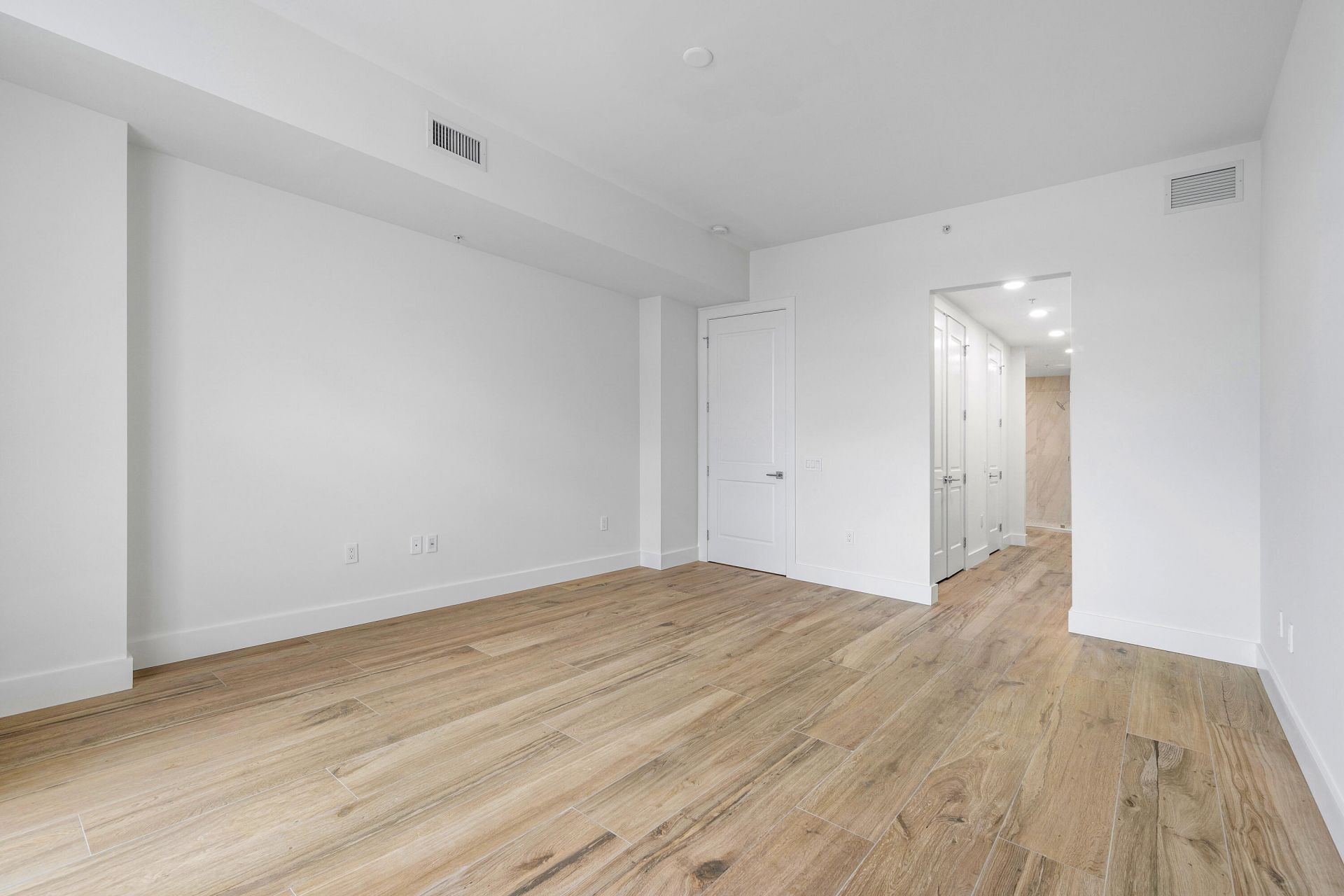 180 Lake Drive, Unit 2103, Palm Beach Shores, FL 33404 Photo