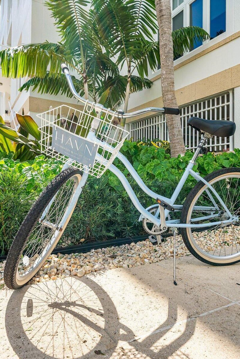 180 Lake Drive, Unit 2103, Palm Beach Shores, FL 33404 Photo