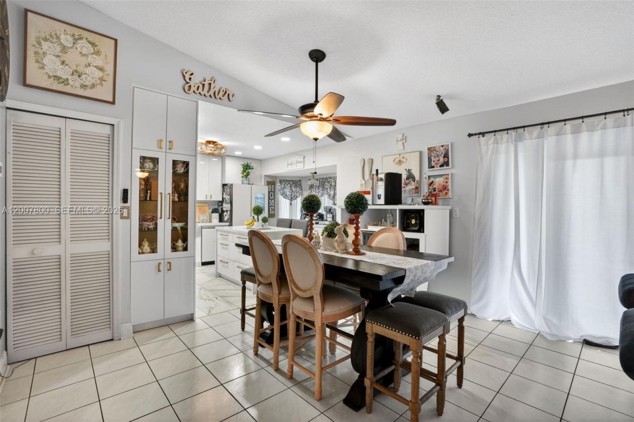 15201 SW 177th Ter, Miami, FL 33187 Photo