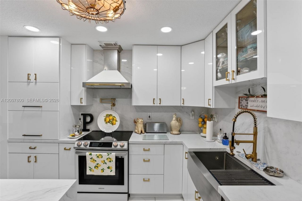 15201 SW 177th Ter, Miami, FL 33187 Photo