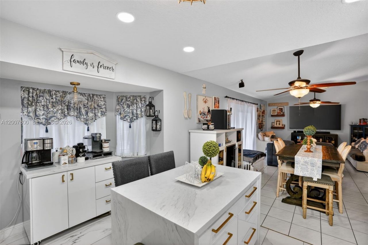 15201 SW 177th Ter, Miami, FL 33187 Photo